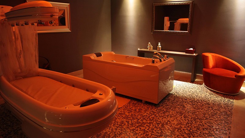 Cratos Premium Hotel