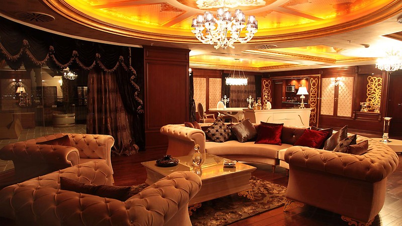 Cratos Premium Hotel
