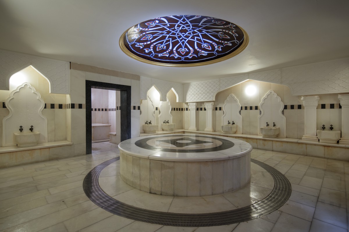 Crystal Admiral Resort Suites & Spa