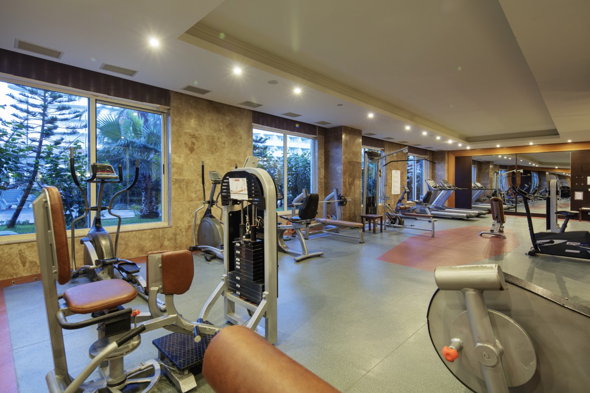 Crystal Admiral Resort Suites & Spa
