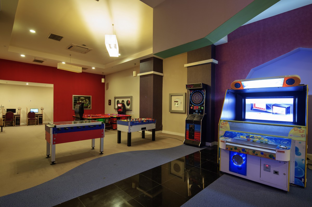 Crystal Admiral Resort Suites & Spa