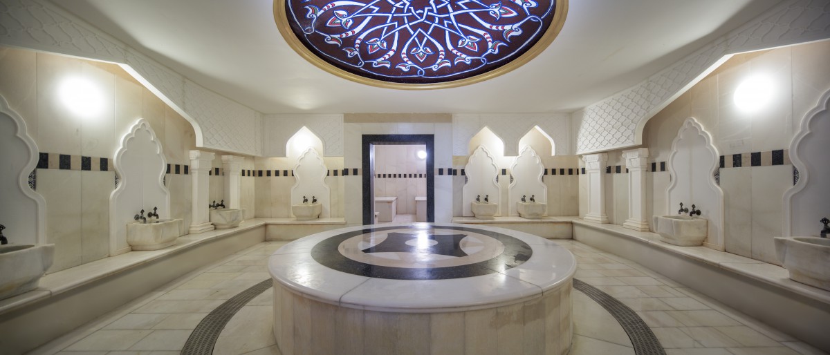 Crystal Admiral Resort Suites & Spa