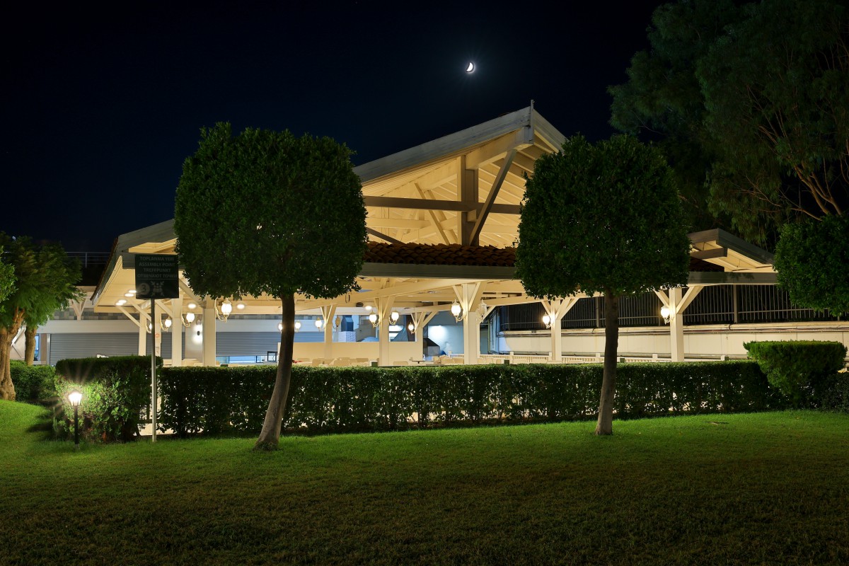 Crystal Admiral Resort Suites & Spa