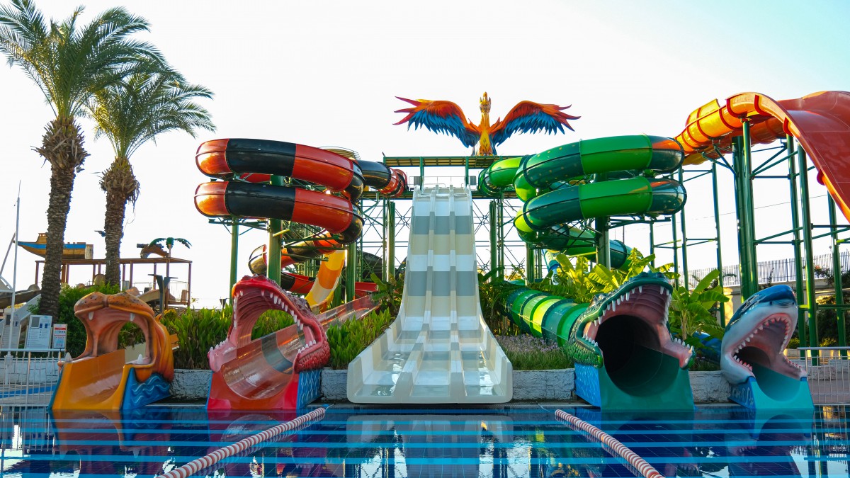 Crystal Admiral Resort Suites & Spa