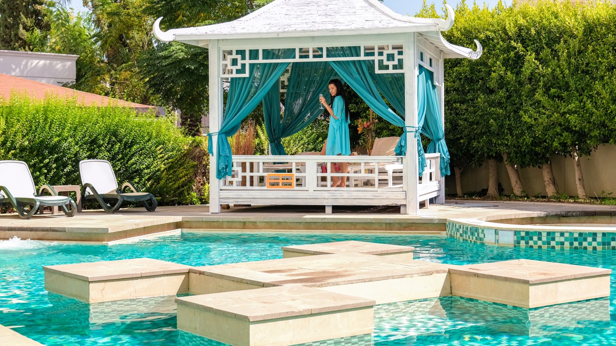 Crystal Admiral Resort Suites & Spa
