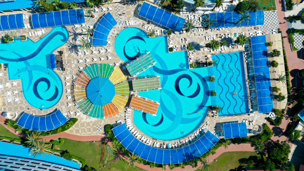 Crystal Admiral Resort Suites & Spa