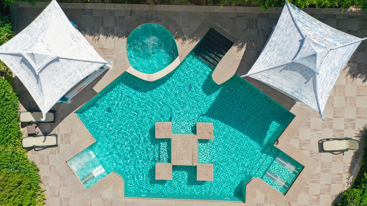 Crystal Admiral Resort Suites & Spa