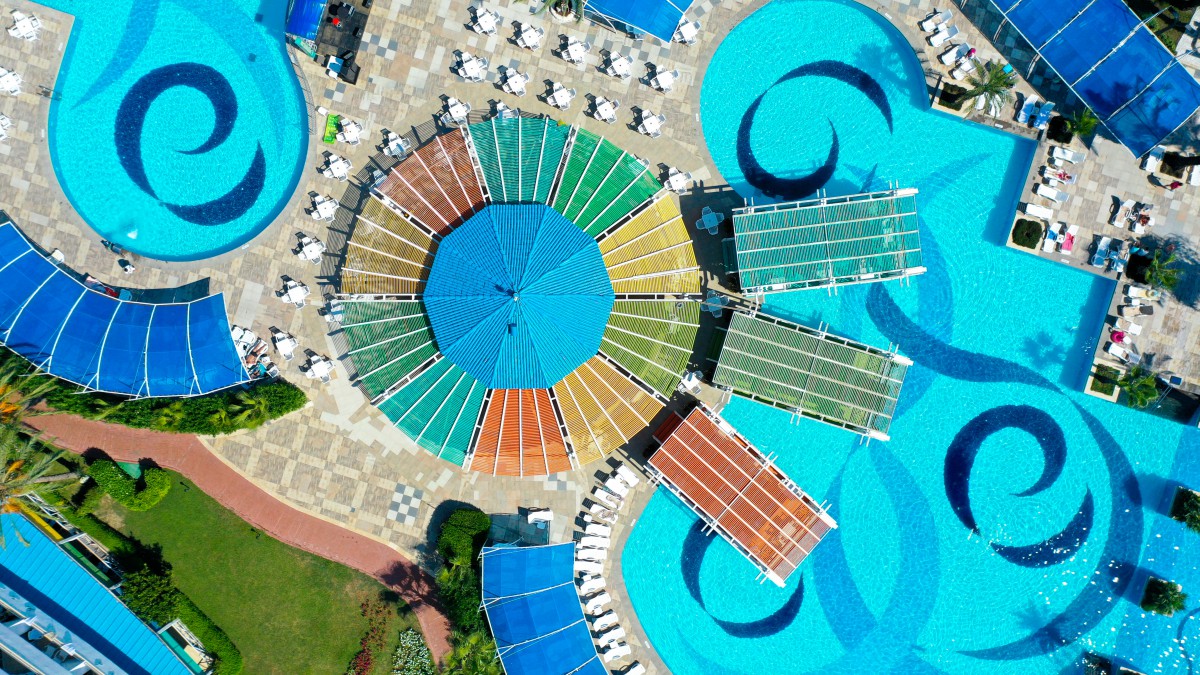 Crystal Admiral Resort Suites & Spa