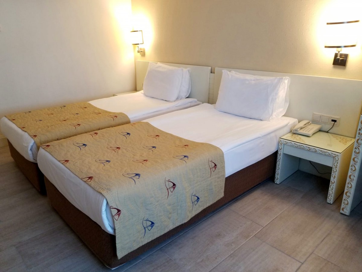 Crystal Admiral Resort Suites & Spa