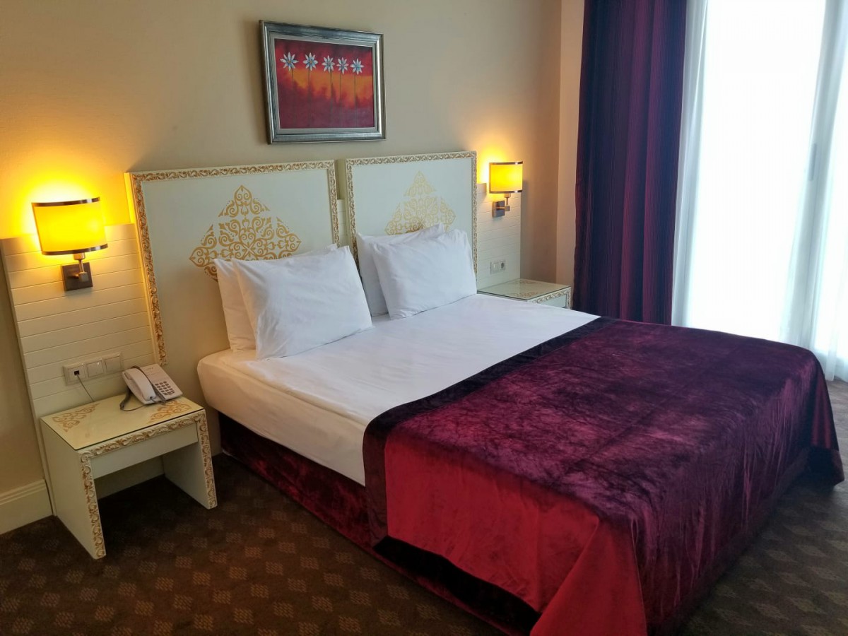 Crystal Admiral Resort Suites & Spa