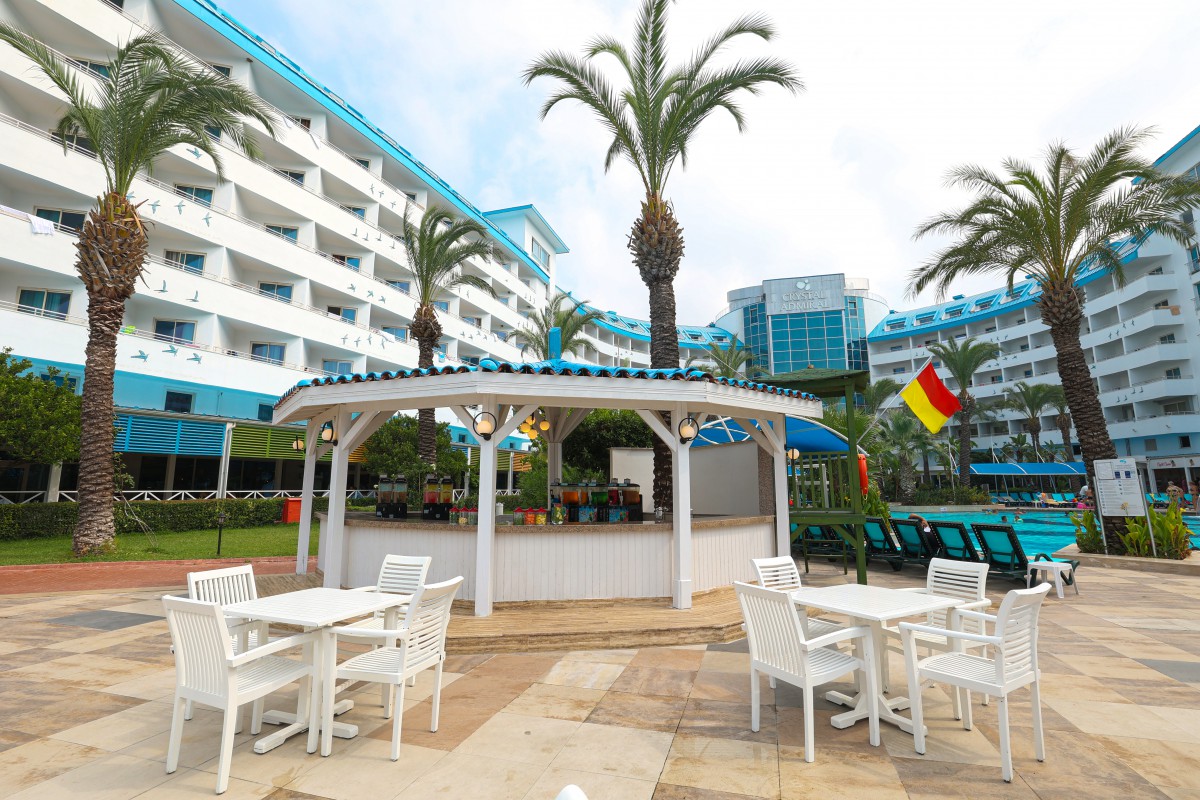 Crystal Admiral Resort Suites & Spa
