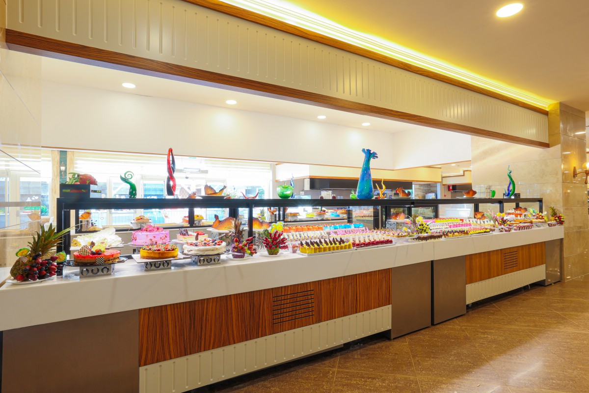 Crystal Admiral Resort Suites & Spa