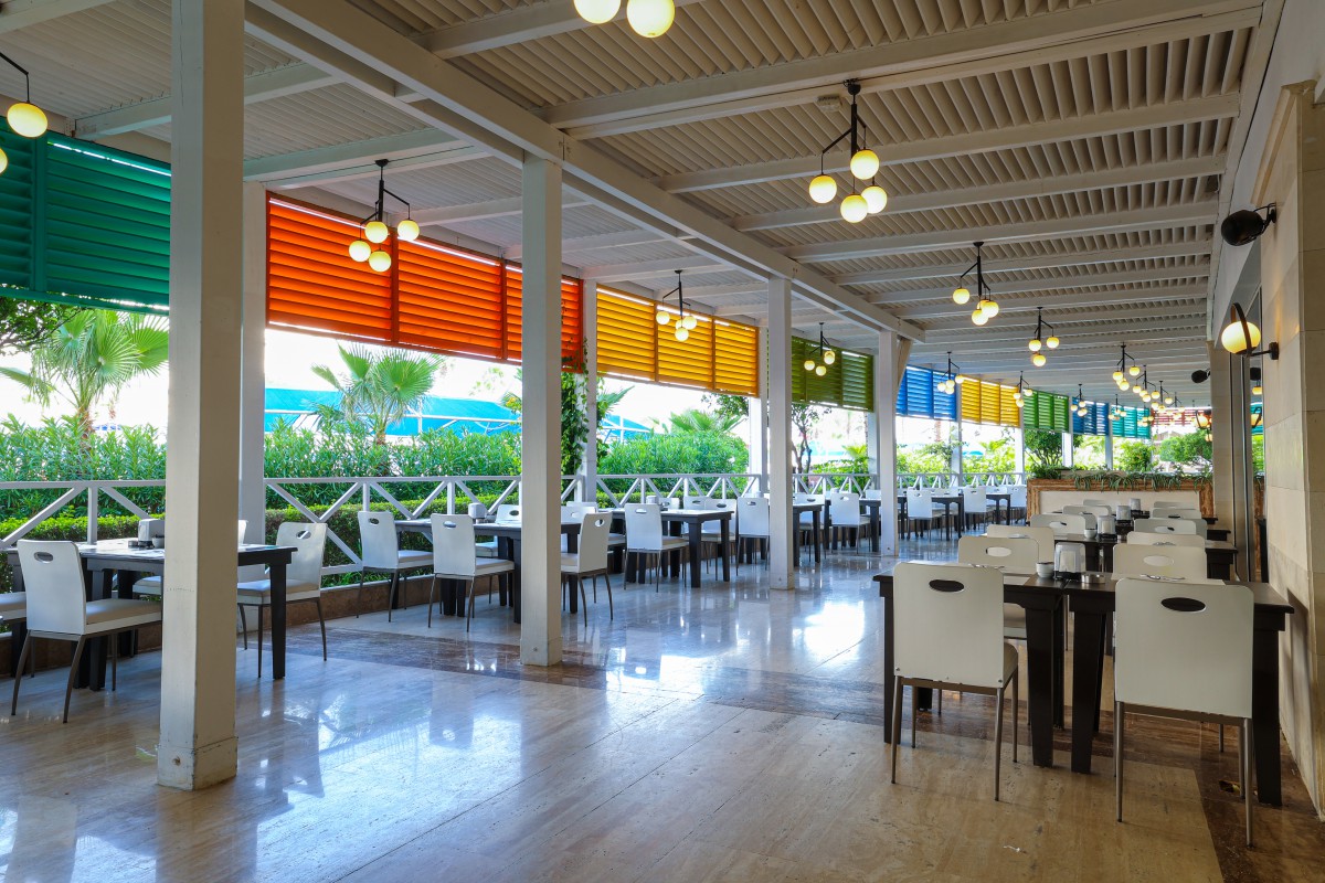 Crystal Admiral Resort Suites & Spa