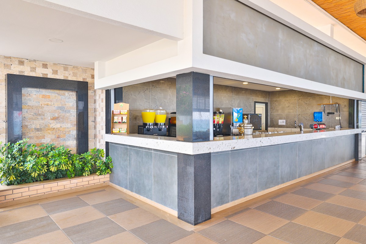 Crystal Admiral Resort Suites & Spa