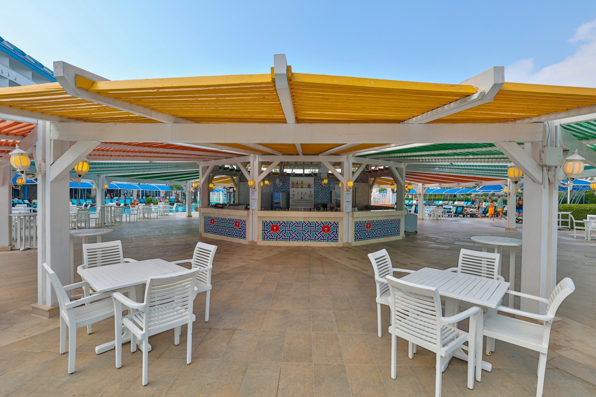 Crystal Admiral Resort Suites & Spa