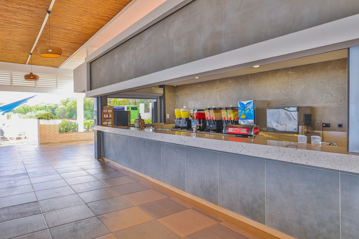 Crystal Admiral Resort Suites & Spa