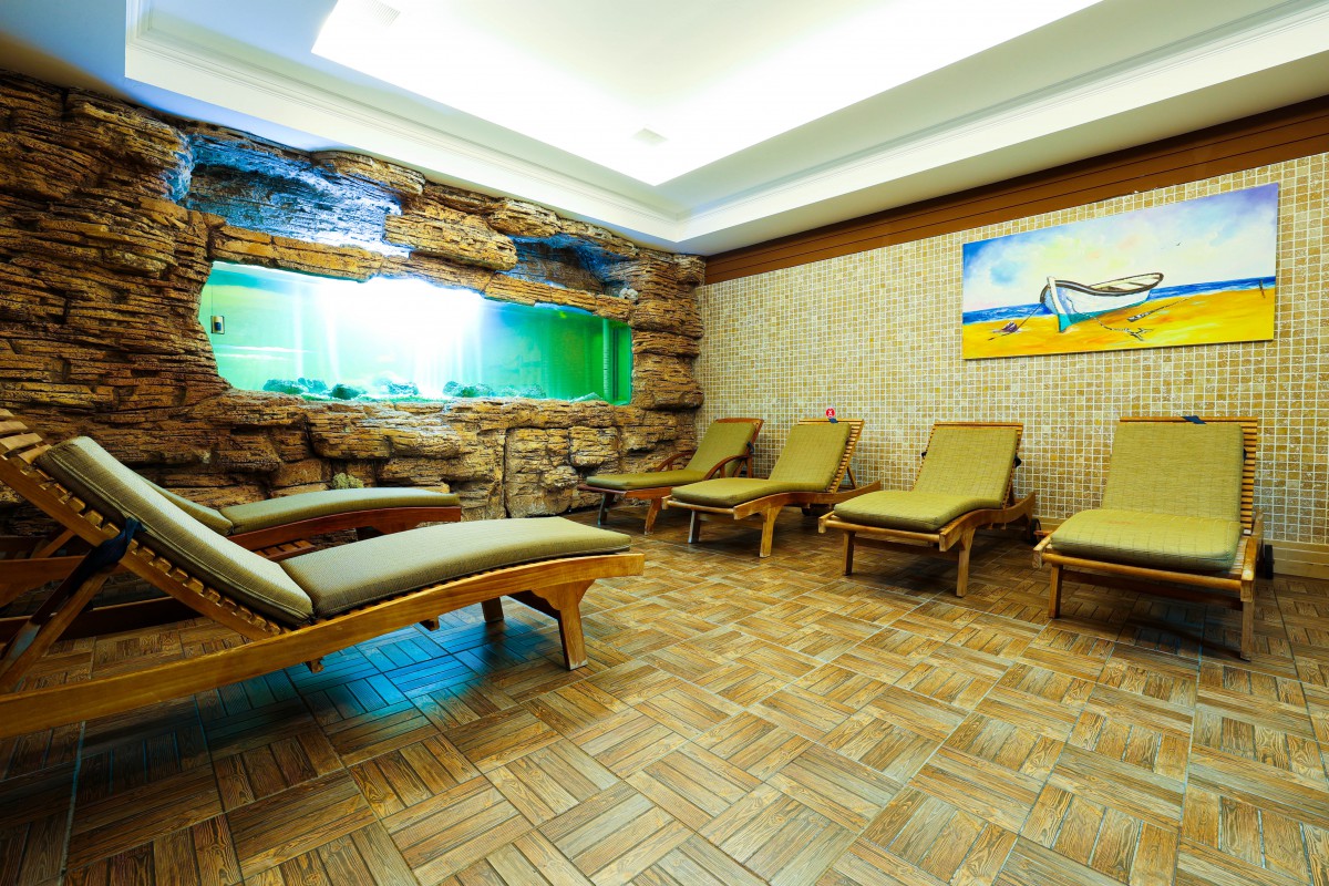Crystal Aura Beach Resort & Spa