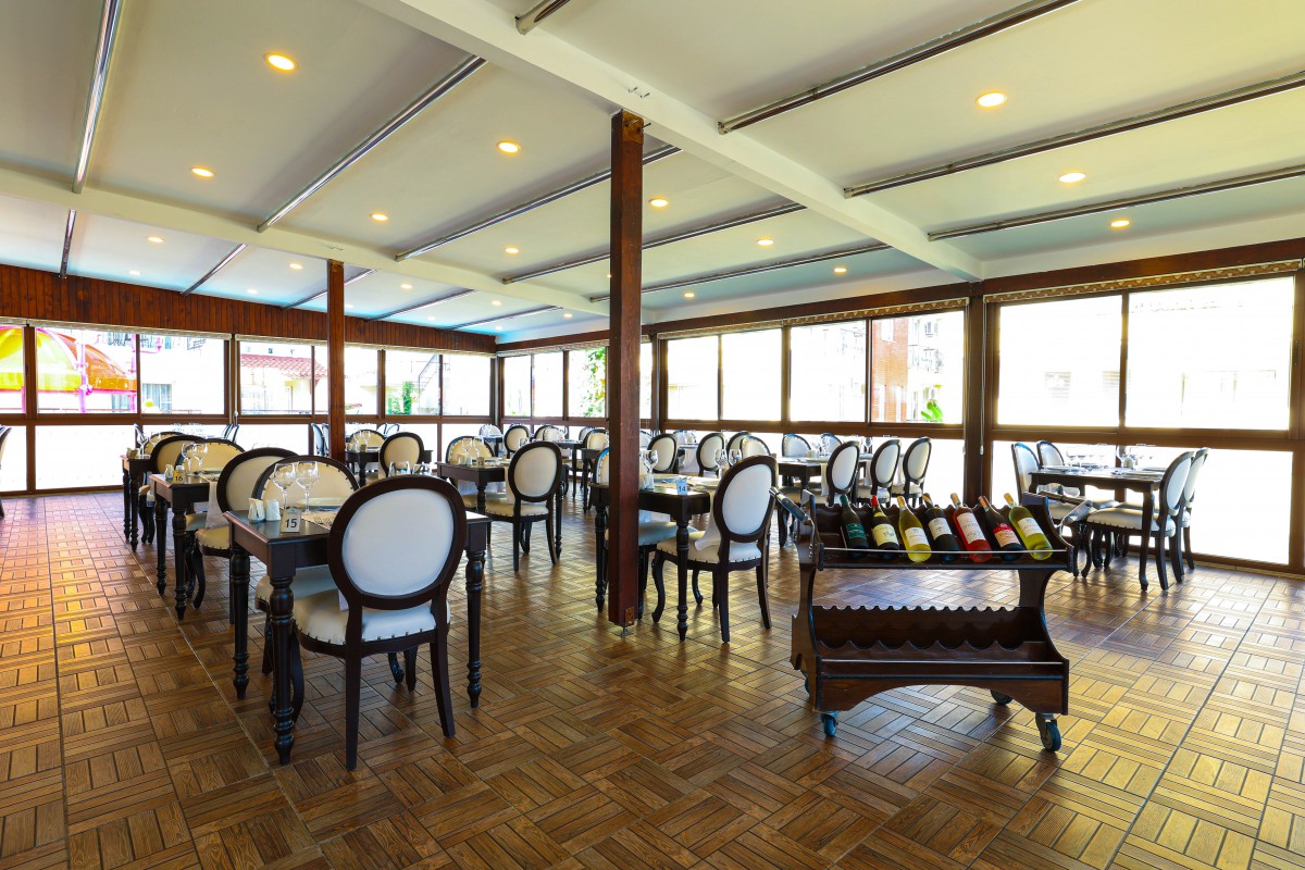 Crystal Aura Beach Resort & Spa