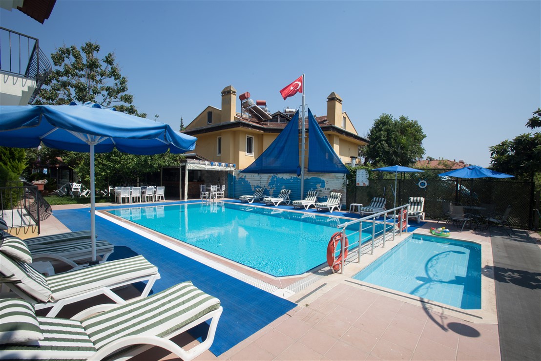 Dedeminn Garden Hotel
