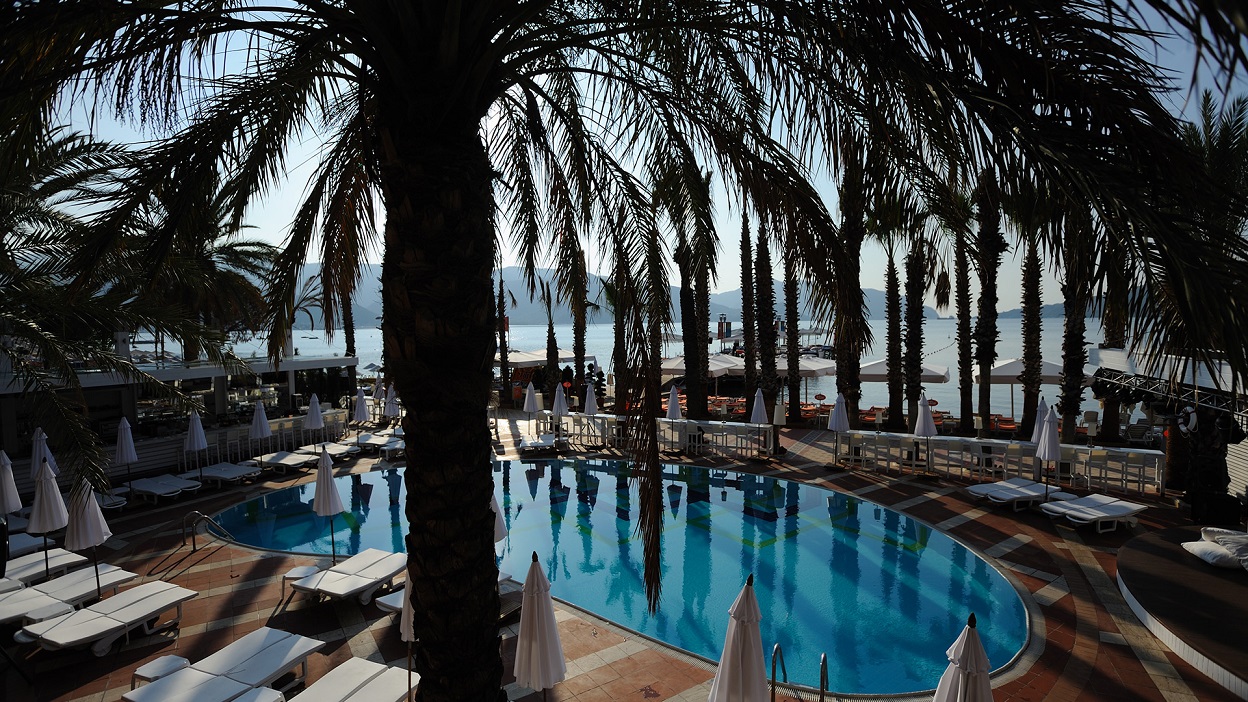 Elegance Hotel İnternational