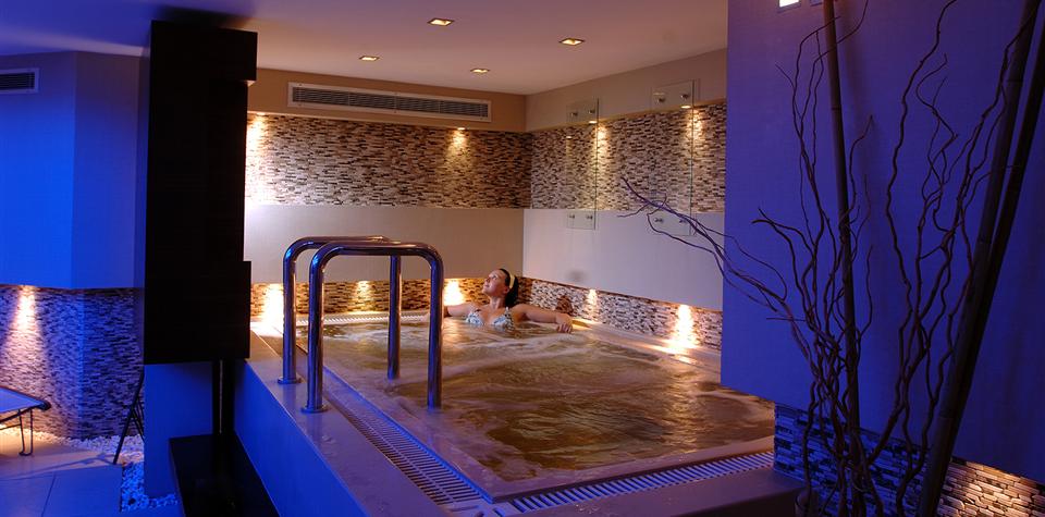 Elegance Hotel İnternational