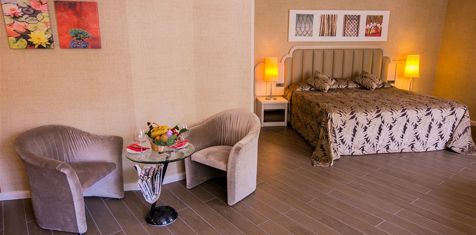 Elegance Hotel İnternational