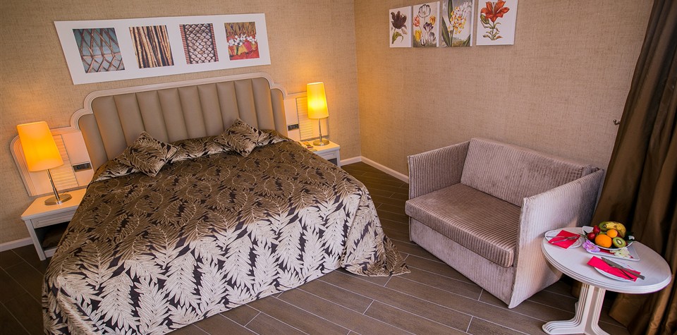 Elegance Hotel İnternational