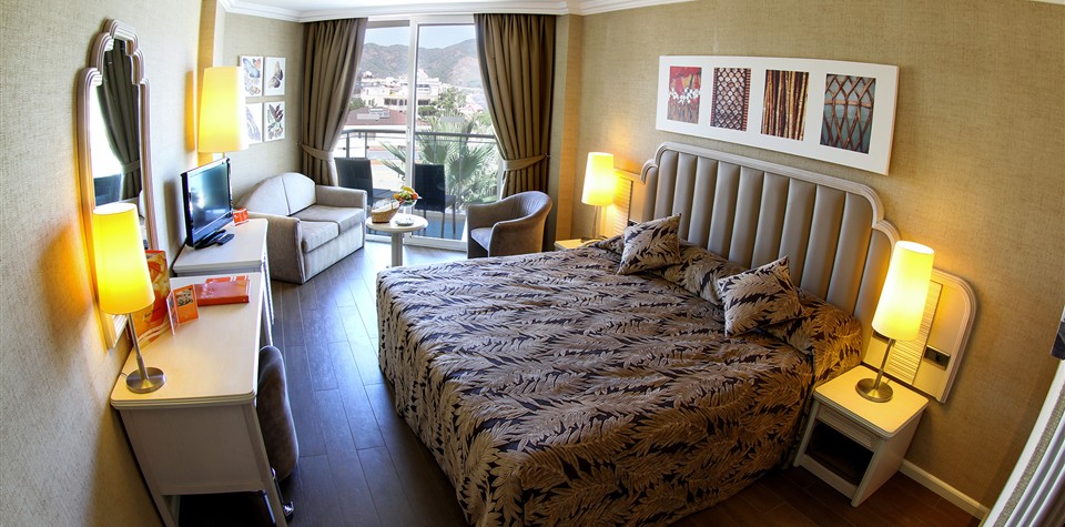 Elegance Hotel İnternational
