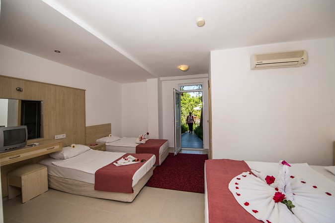 Elis Beach Hotel