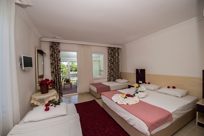 Elis Beach Hotel