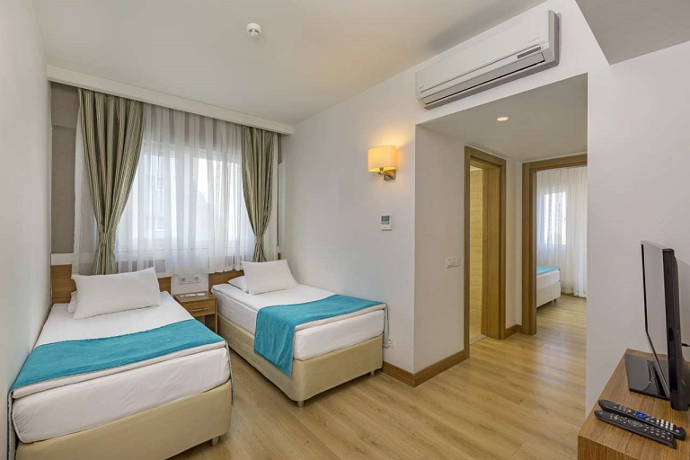Grand Park Lara Hotel