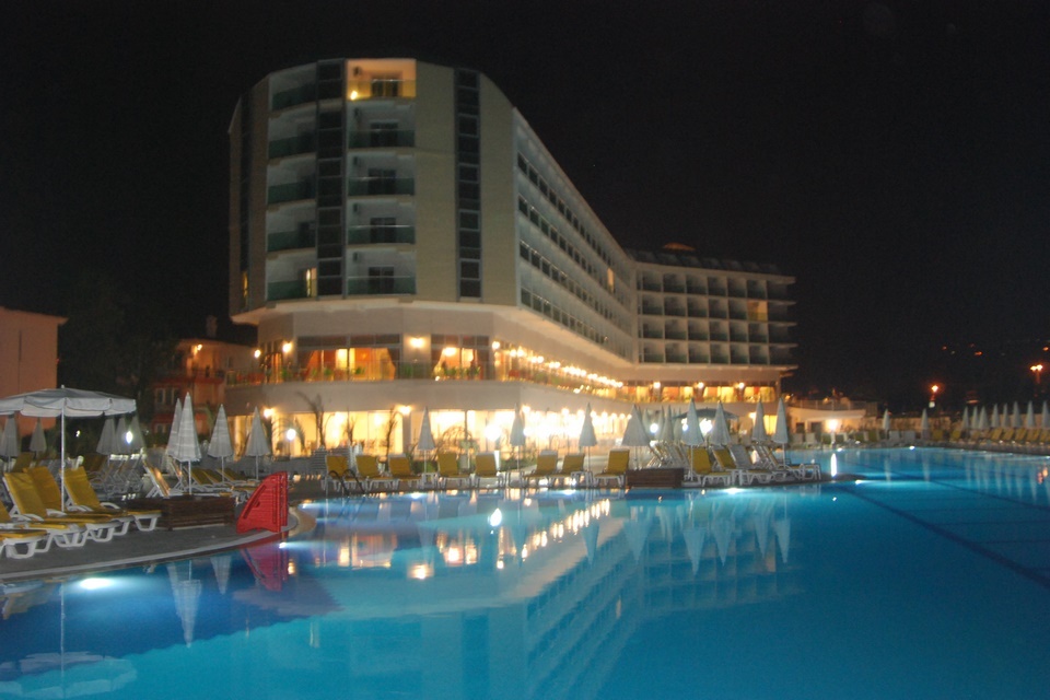 Hedef Beach Resort Hotel