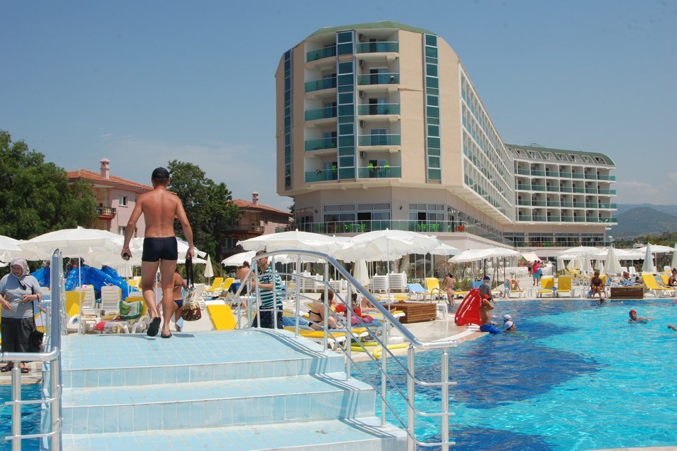 Hedef Beach Resort Hotel