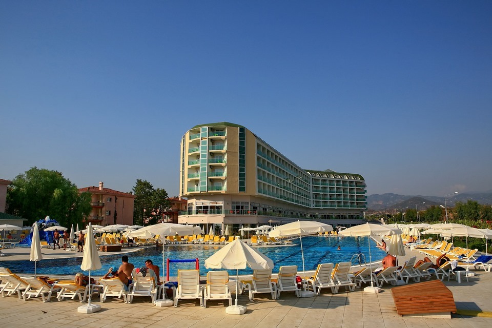 Hedef Beach Resort Hotel