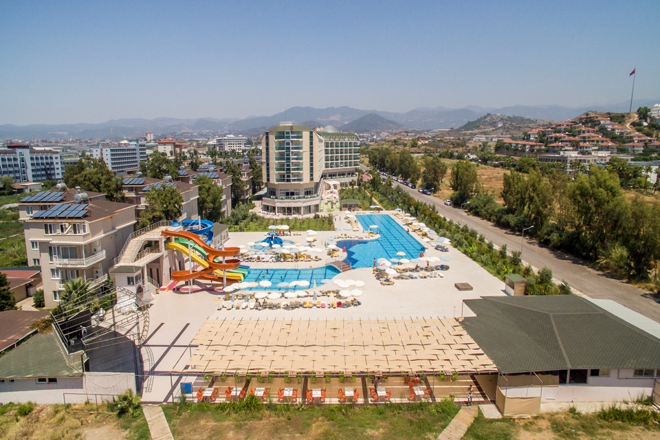 Hedef Beach Resort Hotel