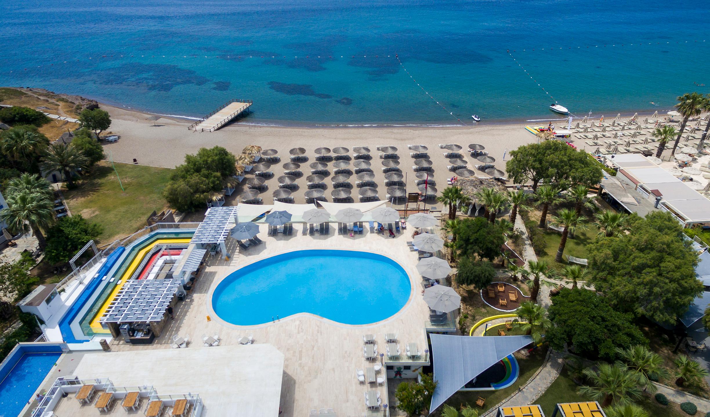 İsis Charm Beach