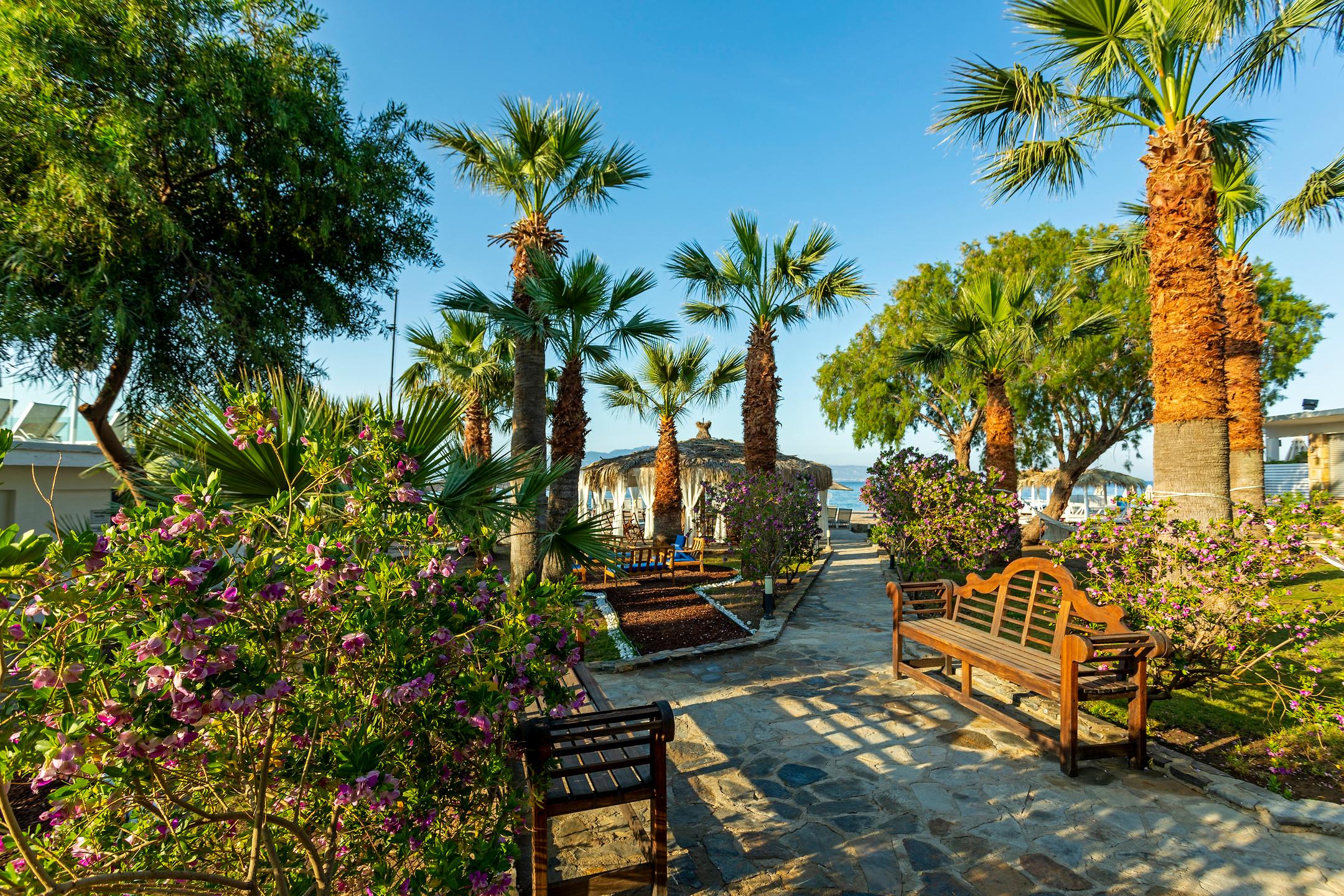 İsis Charm Beach