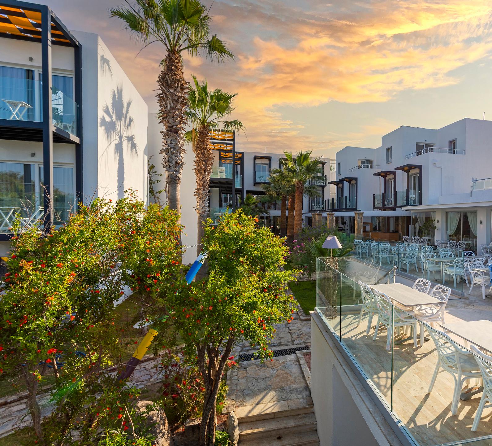 İsis Charm Beach
