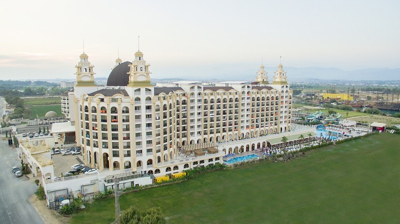 J'adore Deluxe Hotel & Spa