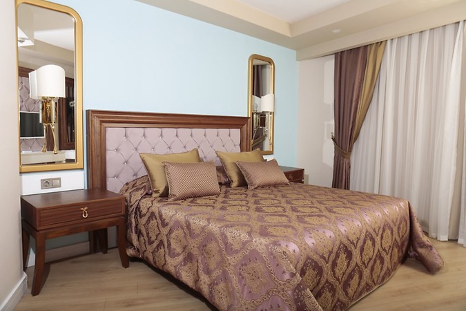 J'adore Deluxe Hotel & Spa