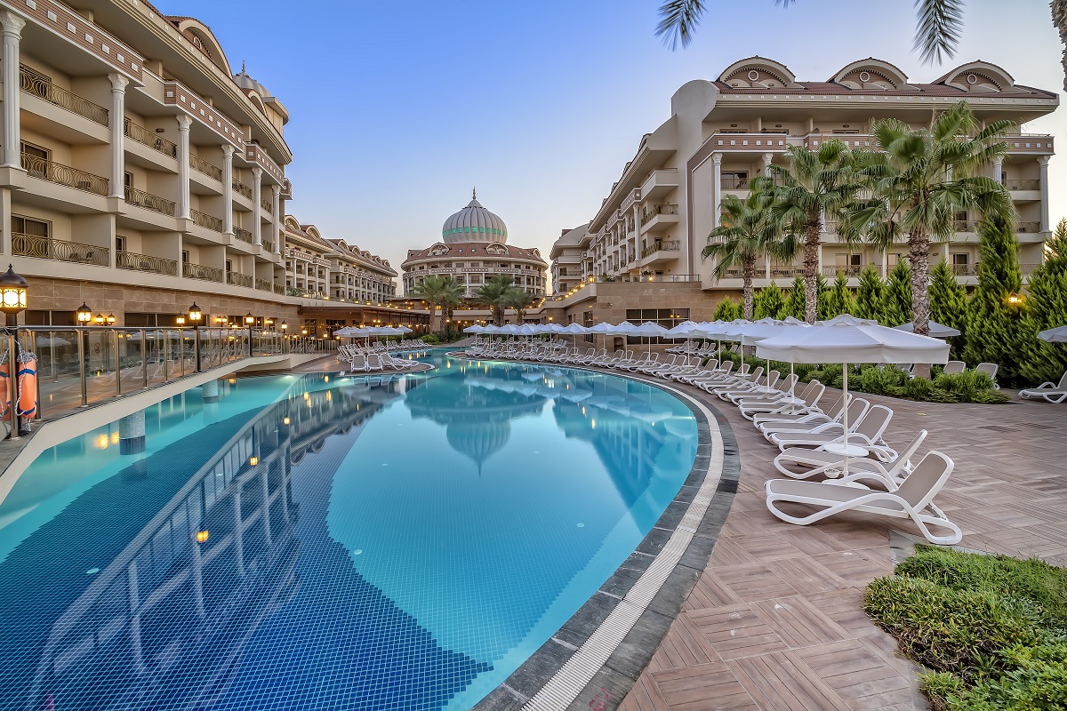 Kirman Belazur Resort & Spa