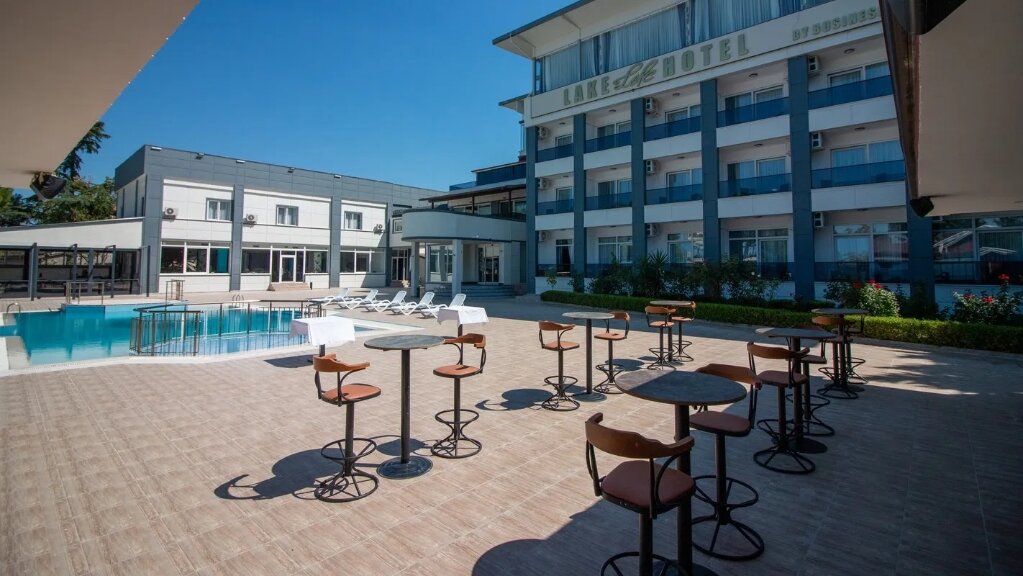 Lake Life Hotel