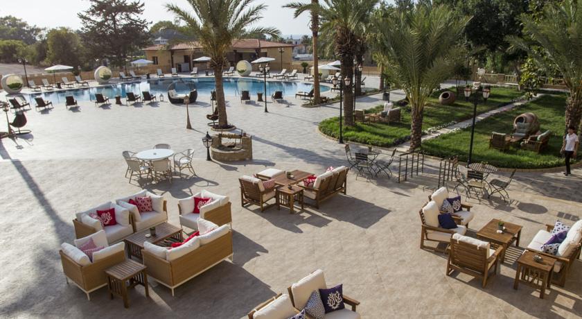 Le Chateau Lambousa Hotel