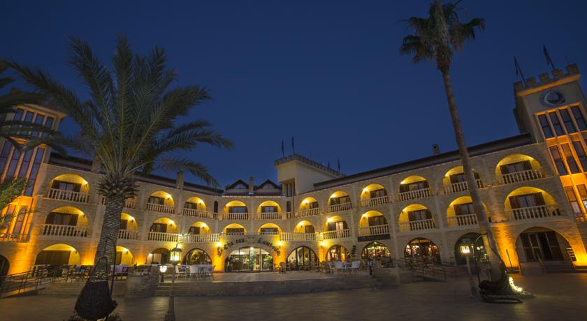 Le Chateau Lambousa Hotel