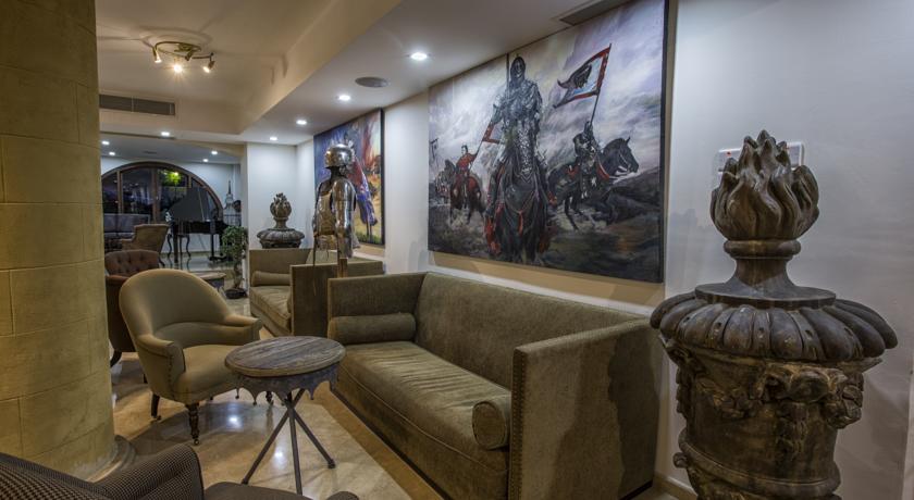 Le Chateau Lambousa Hotel