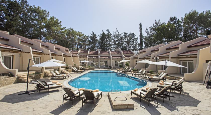 Le Chateau Lambousa Hotel