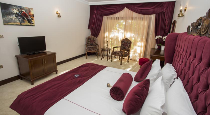 Le Chateau Lambousa Hotel