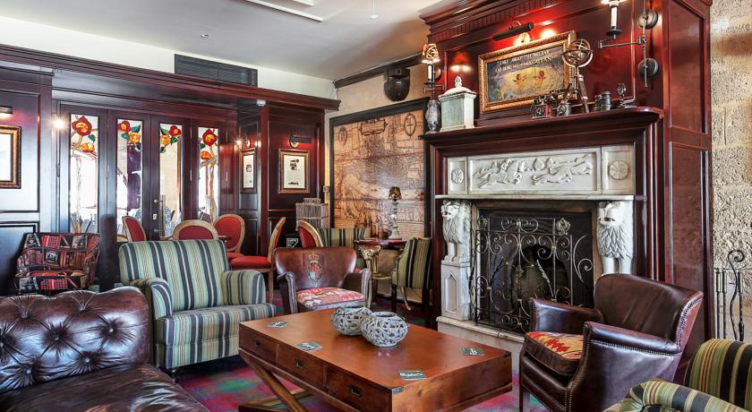 Le Chateau Lambousa Hotel