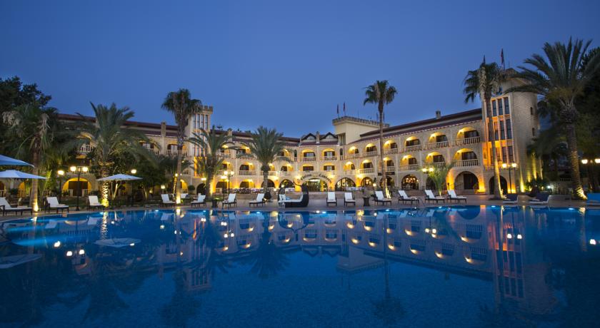 Le Chateau Lambousa Hotel