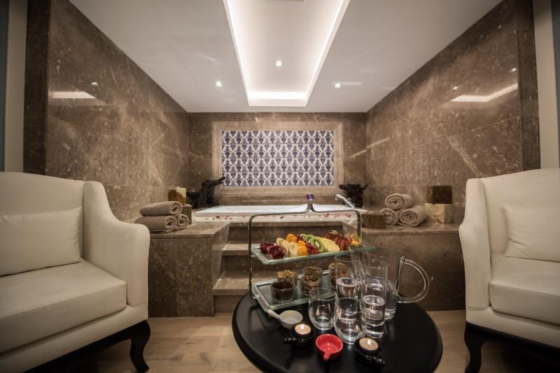 Les Ambassadeurs Hotel & Casino